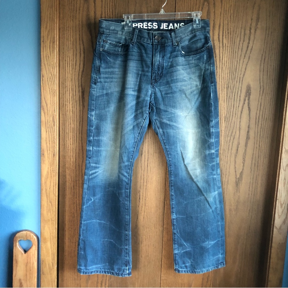 Express Kingston classic fit low rise bootcut jeans size 34x30